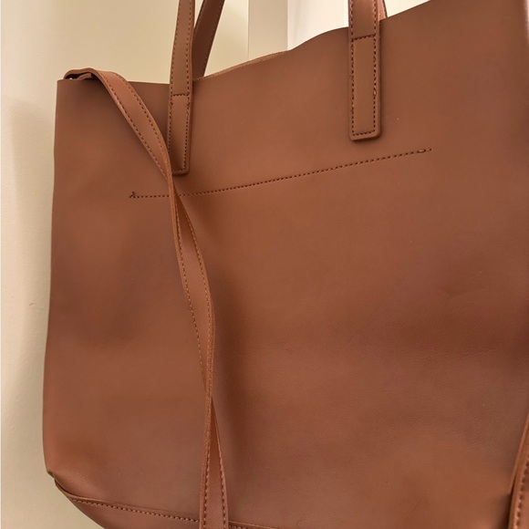 Elegant Brown Tote Bag - Picture 3 of 4